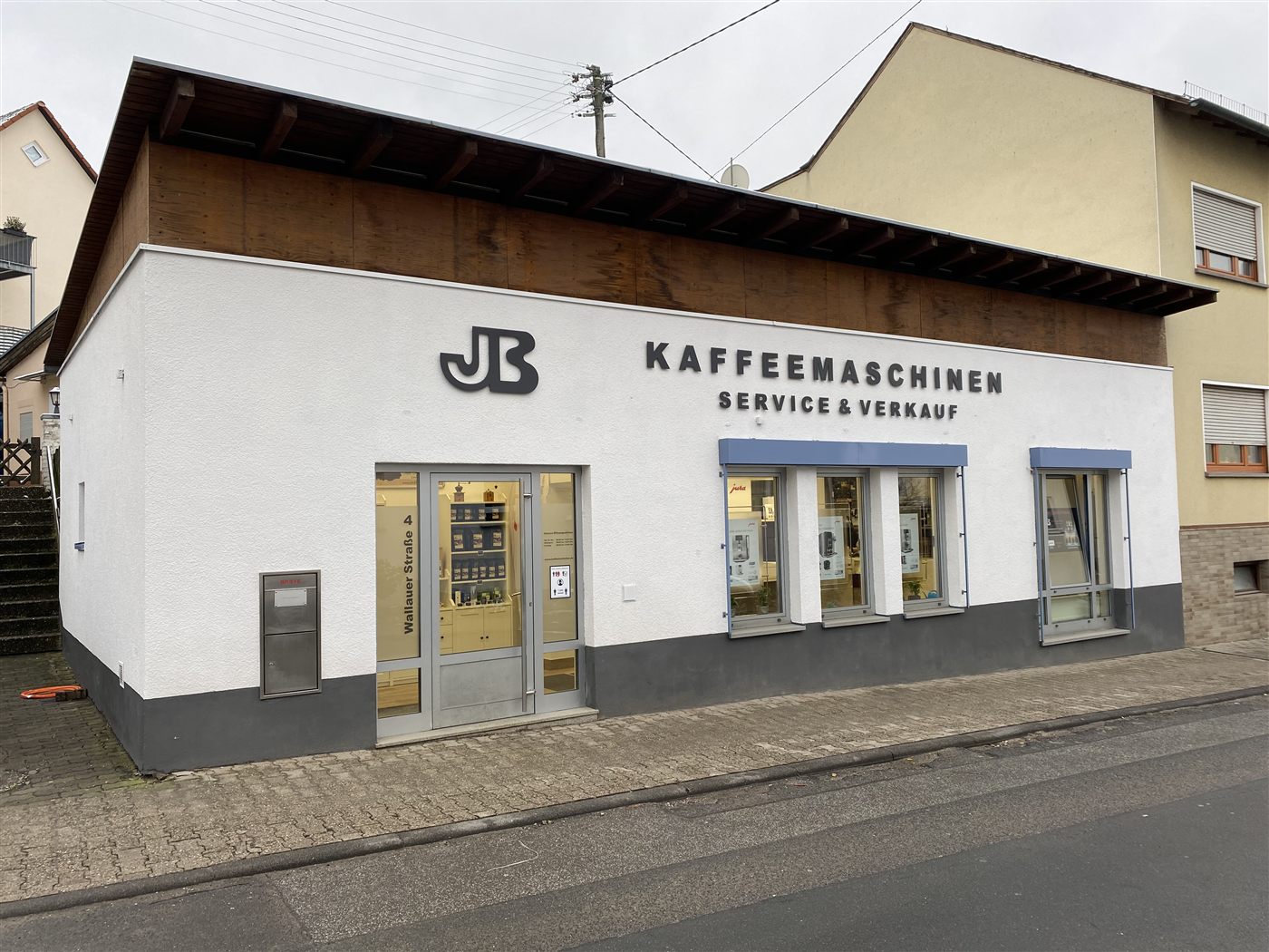 Heutiges Ladengeschäft in der Wallauer Straße 4 in Hofheim-Langenhain