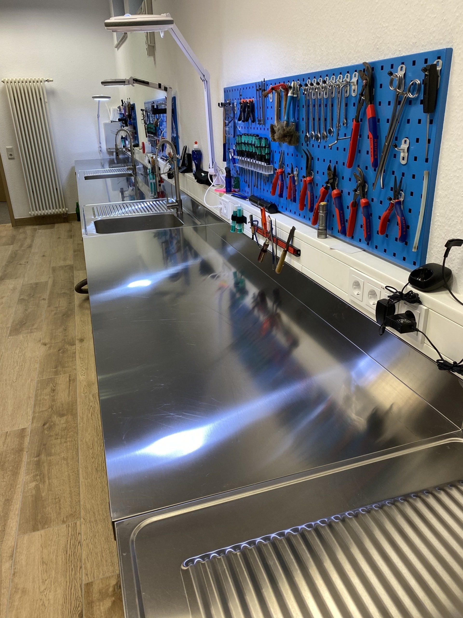 Arbeitsplatz in unserer Werkstatt für Kaffeevollautomaten